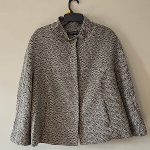 Jones New York Black and White Chevron Cape